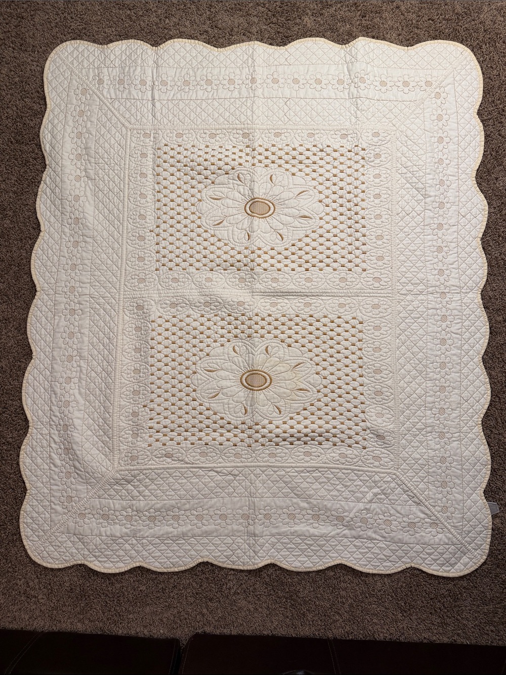 Source Unknown Cream Floral Medallion Small Quilt